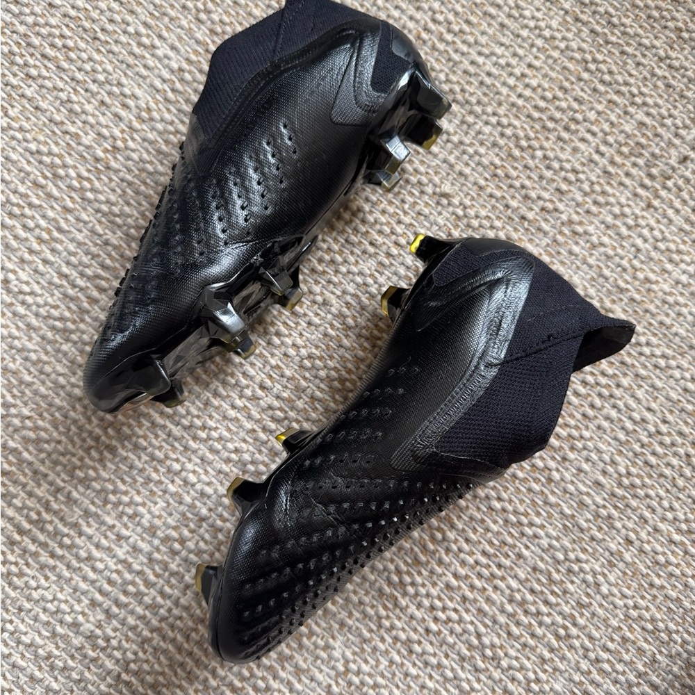 Adidas PREDATOR ACCURACY + FG Black Soccer Cleats + bag